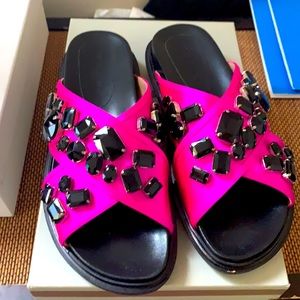 Super stylish jewel Marni slides Pink Satin material Black jewels